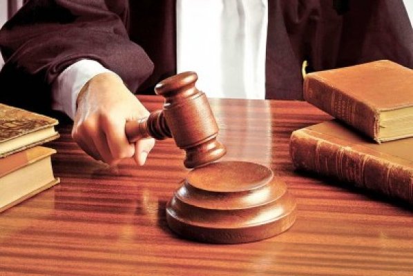 Plenul Curţii Constituţionale se reuneşte marţi, pentru a-şi lămuri neînţelegerile
